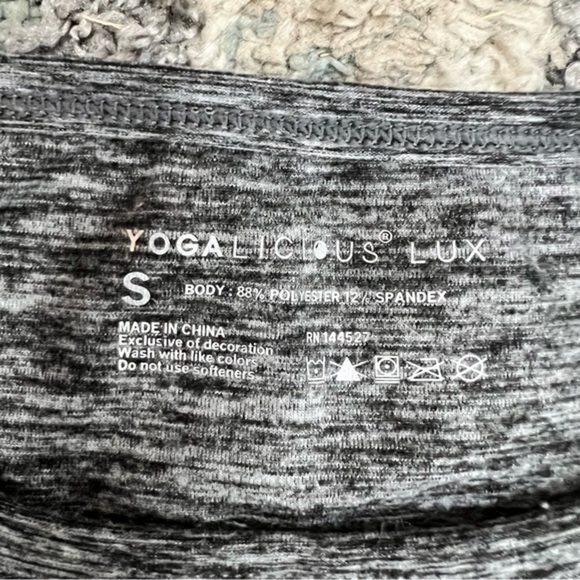 Yogalicious grey sleeveless tie front crop top womens small - Picture 8 of 8